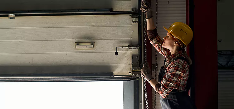 Addressing Common Garage Door Stoppage Issues in Willowbrook, CA